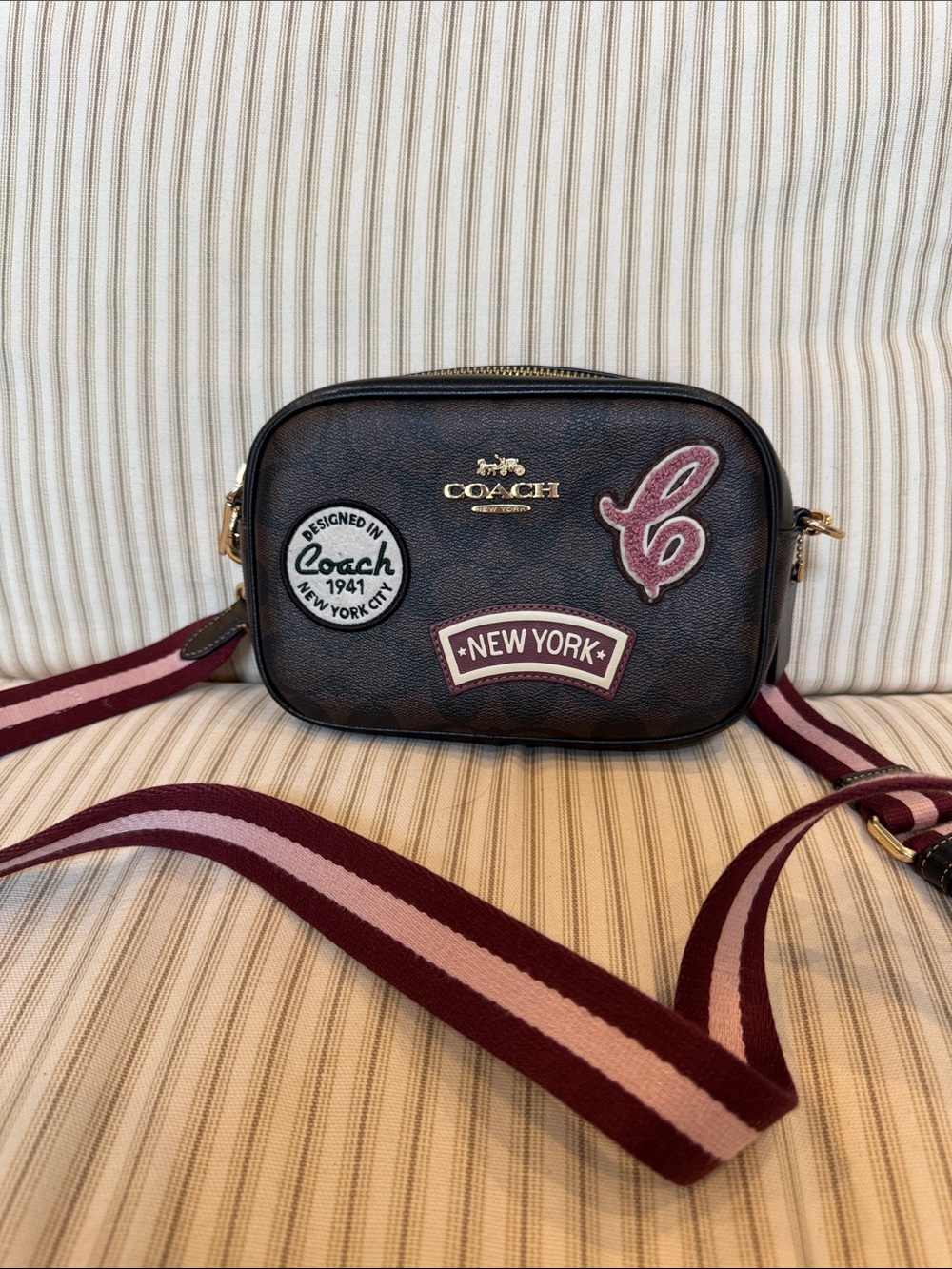 Coach signature logo mini Jamie camera crossbody bag ski patches hangtag
